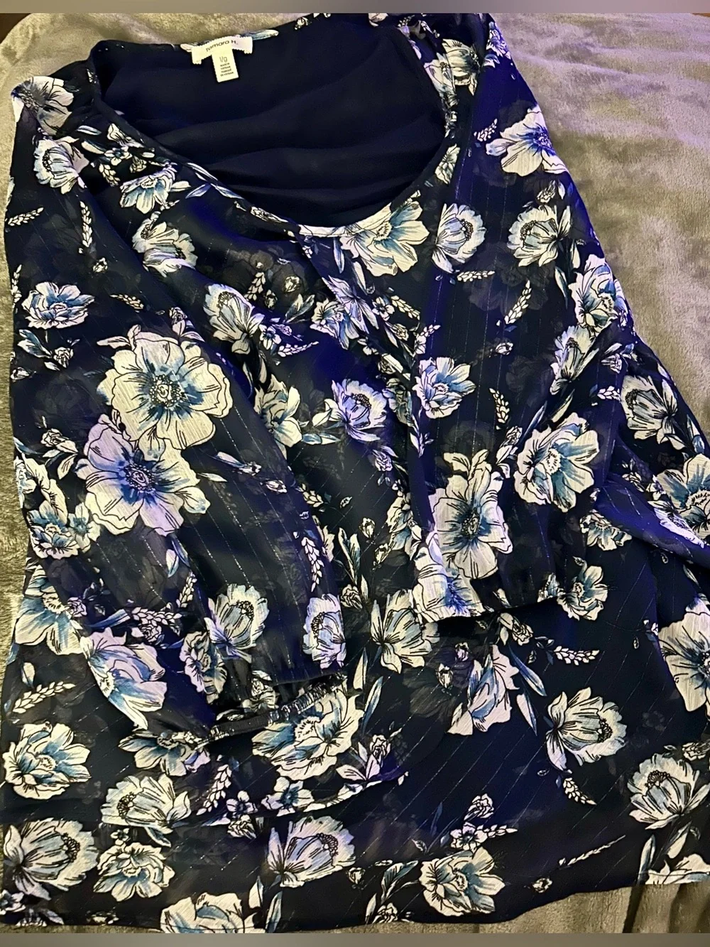 New Tamara H blouse, loose sleeves, sits above wrists. Elastic cuffs. Glitter. L - Picture 14 of 16
